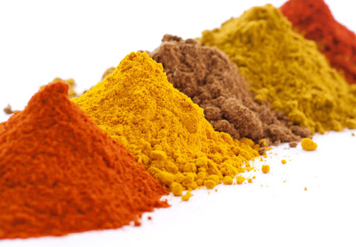 Was ist der Unterschied zwischen natürlichem und synthetischem Pigment?
